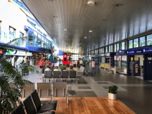 Die Halle am Flughafen von São Miguel